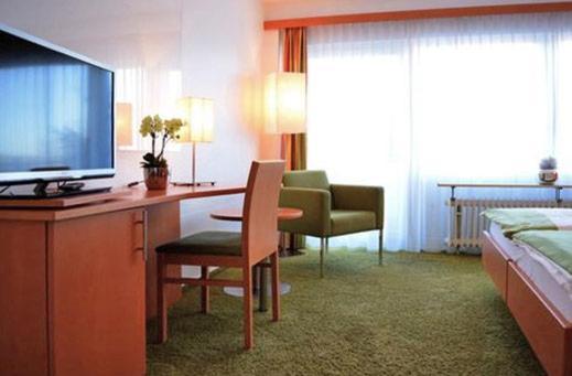 האטינגן Hotel An De Kruepe מראה חיצוני תמונה